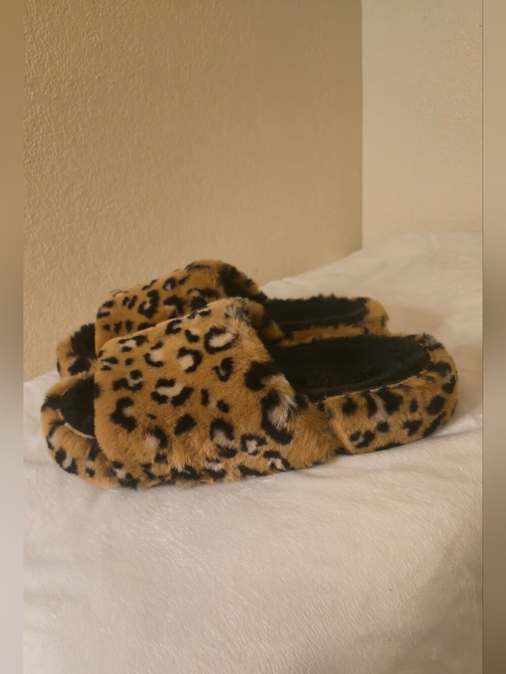 Crocs Classic Leopard Fur Slides Size 10